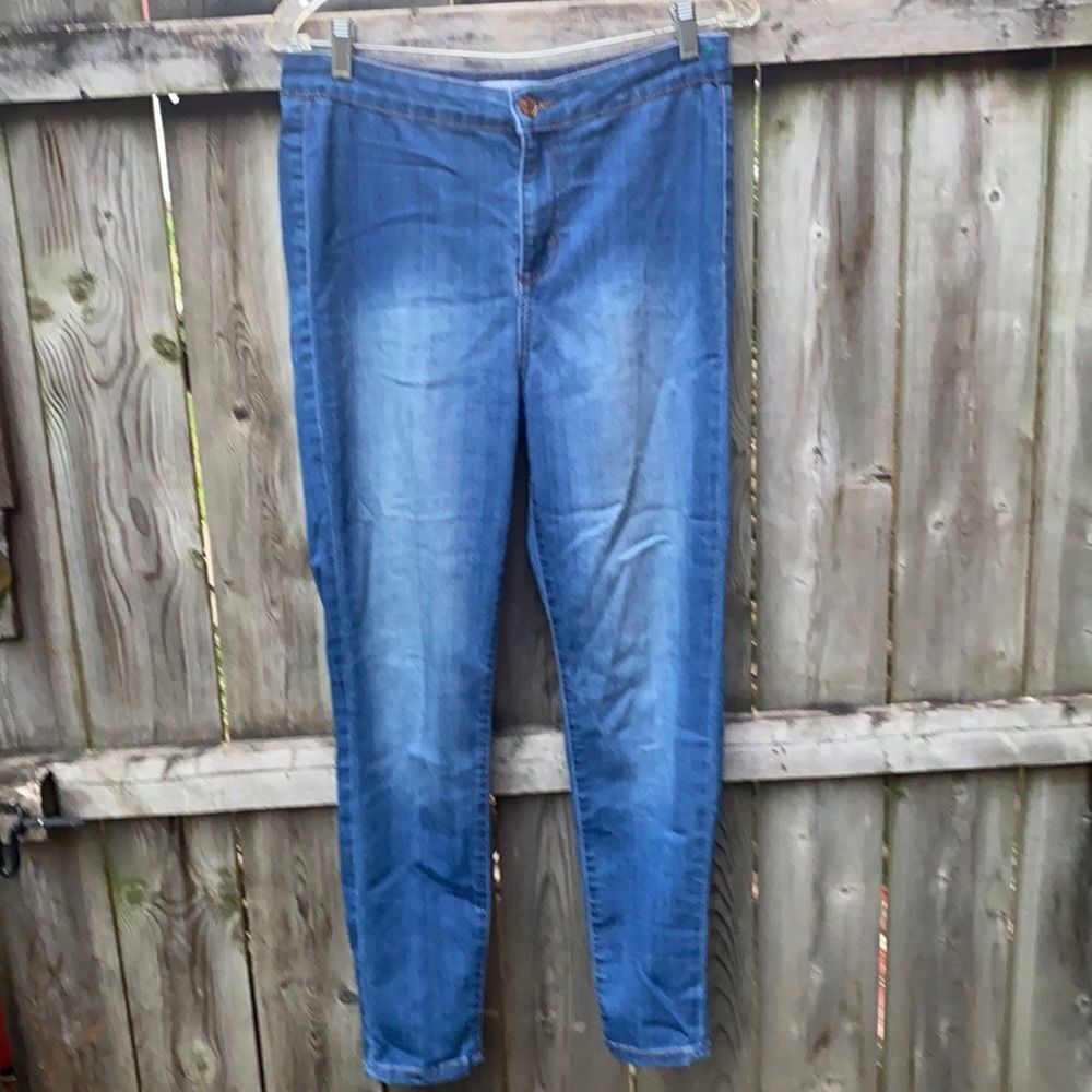 Celebrity Pink high rise jeans sz. 9-29